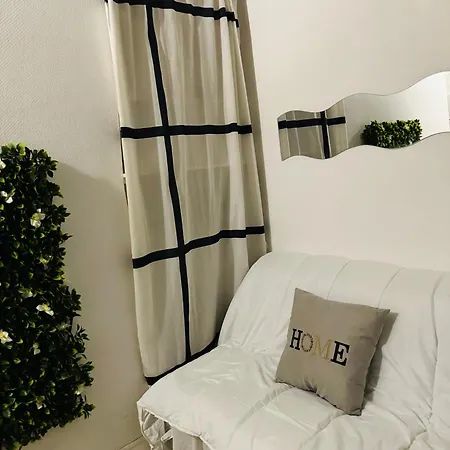 アパート Studette Champs Elysees パリ